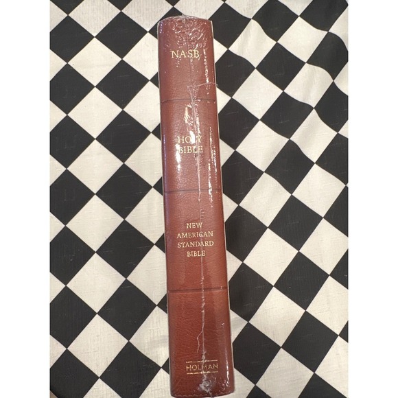 NASB Super Giant Print Reference Bible 2020 Edition Brown LeatherTouch - Picture 3 of 6